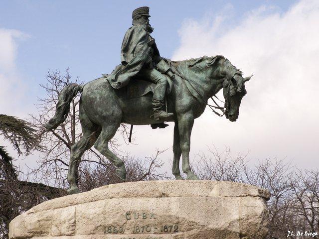 Monumento_al_General_MartC3ADnez_Campos_-1.jpg